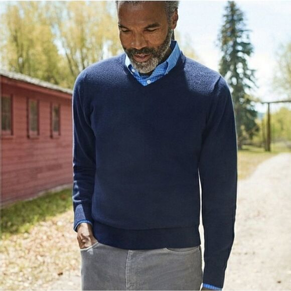Eddie Bauer Cotton/Cashmere Men's V-neck Navy Sweater - Picture 10 of 11